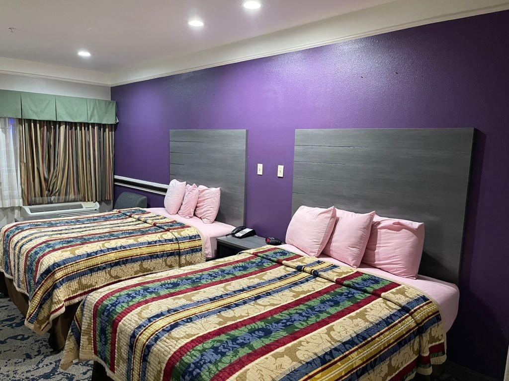 Scottish Inn And Suites Alvin Eksteriør billede