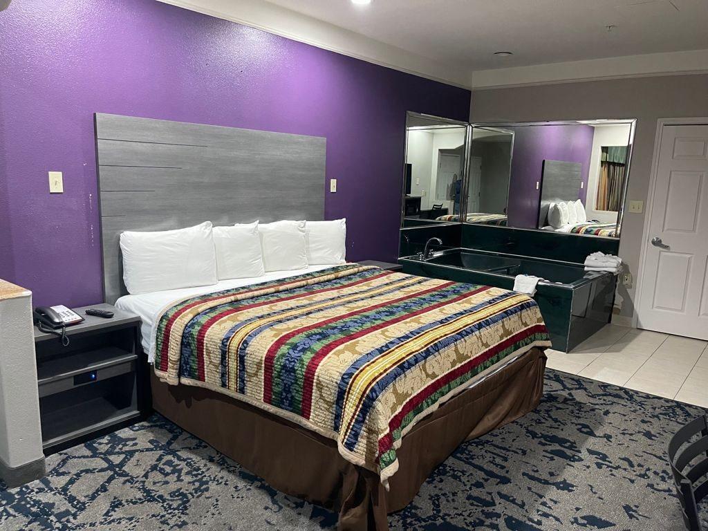 Scottish Inn And Suites Alvin Eksteriør billede