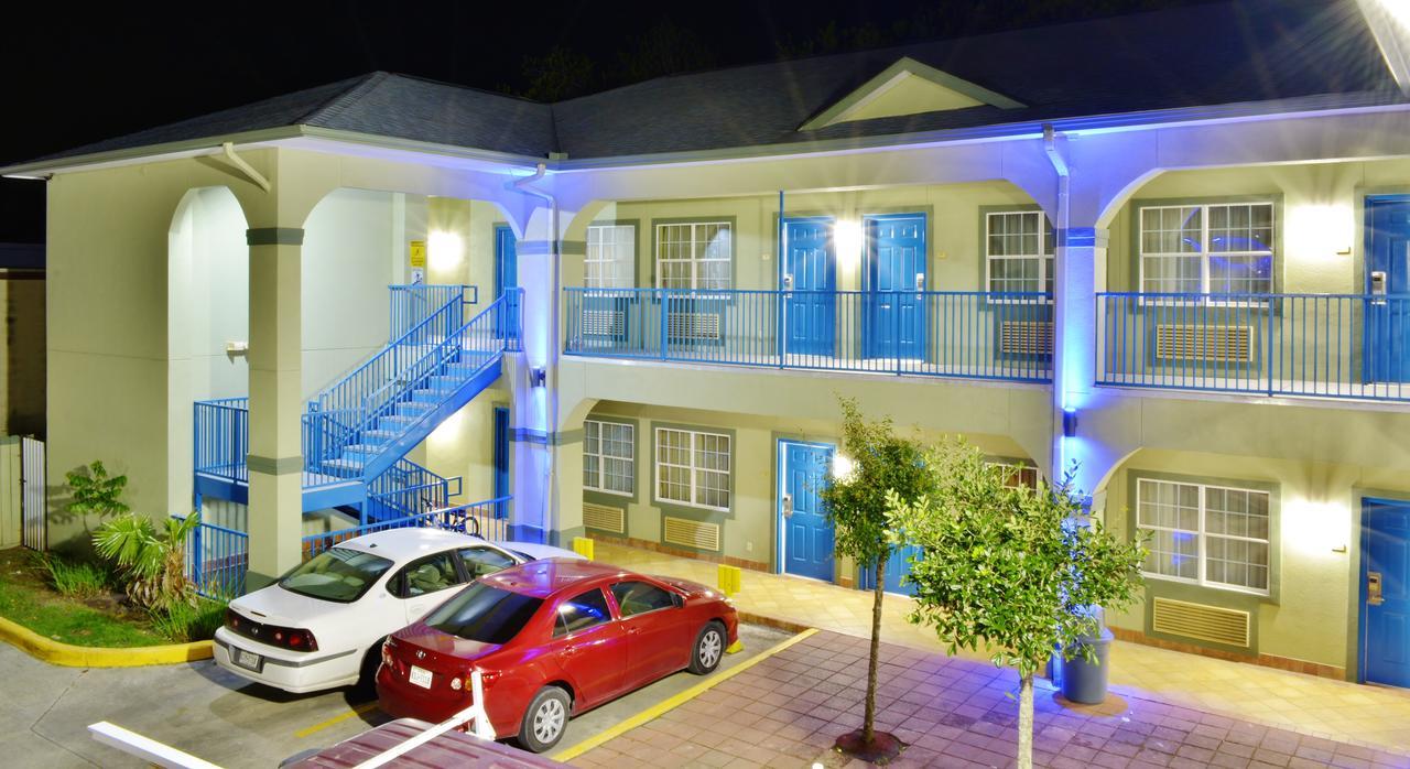 Scottish Inn And Suites Alvin Eksteriør billede