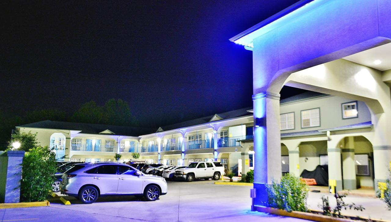 Scottish Inn And Suites Alvin Eksteriør billede
